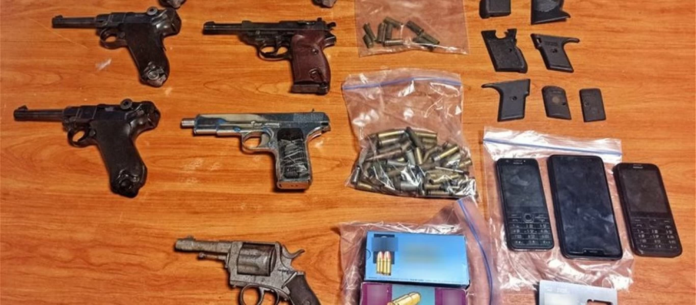 ΕΛ.ΑΣ: Εξάρθρωση εγκληματικής ομάδας που πουλούσε όπλα και ναρκωτικά σε Αττική και Κρήτη